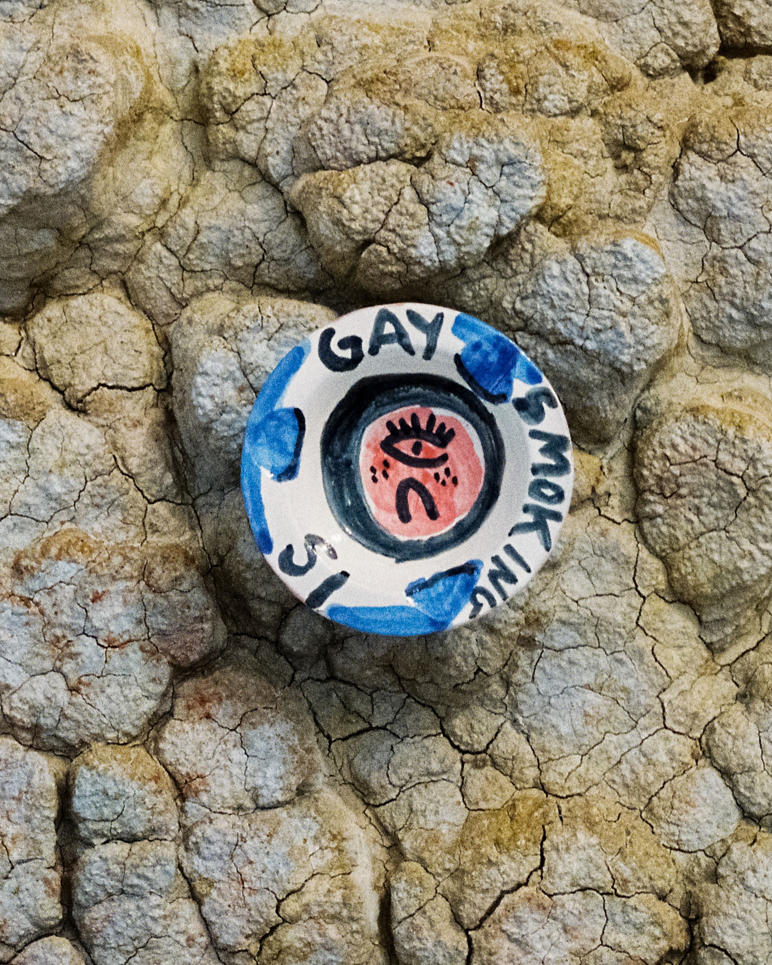 Cenicero "Smoking is gay"