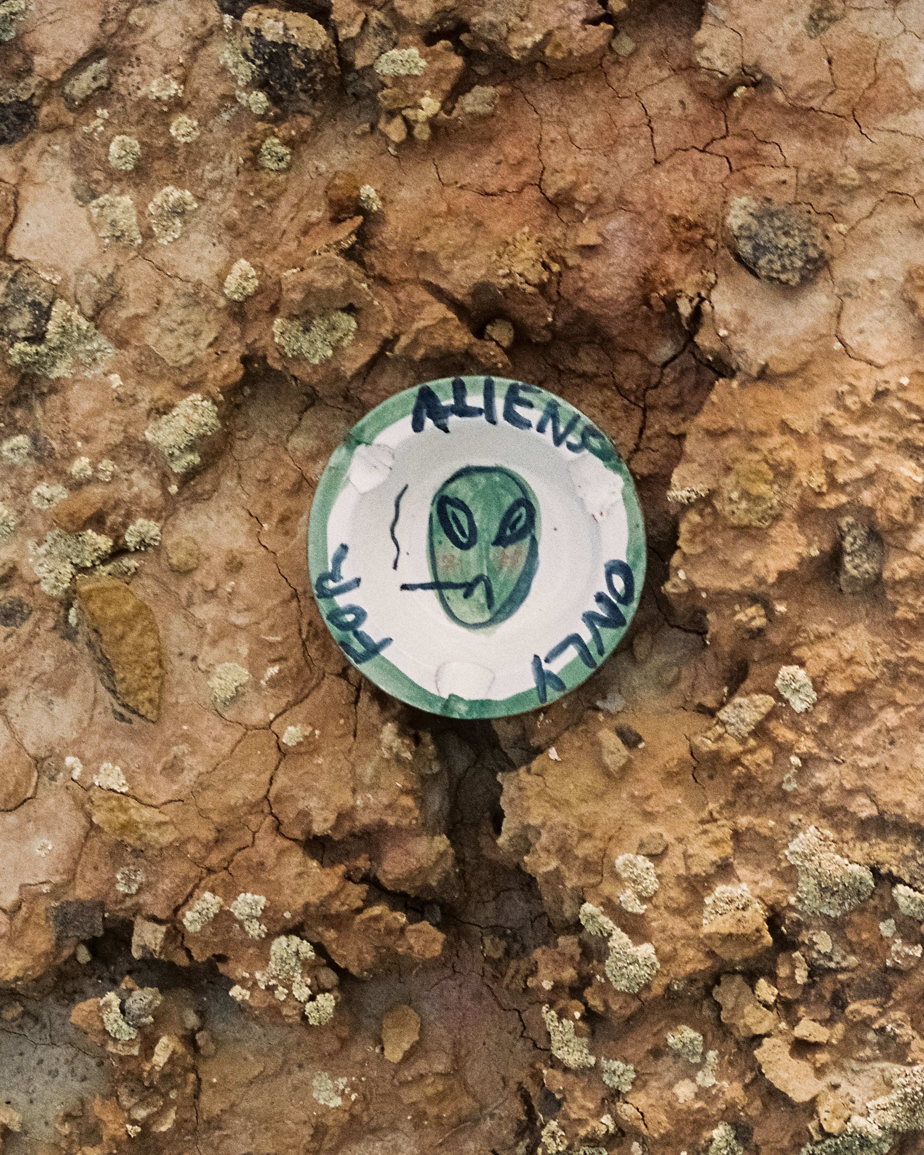 Cenicero "For aliens only"